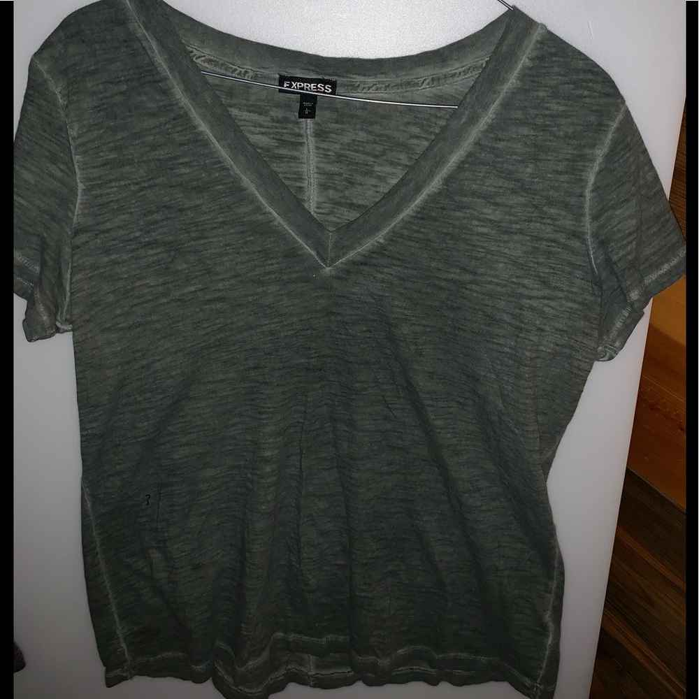 Express T shirt v neck